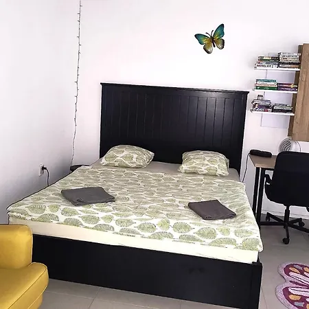 Appartement Krasny Priestranny Slnecny V Centre Mesta Trenčín