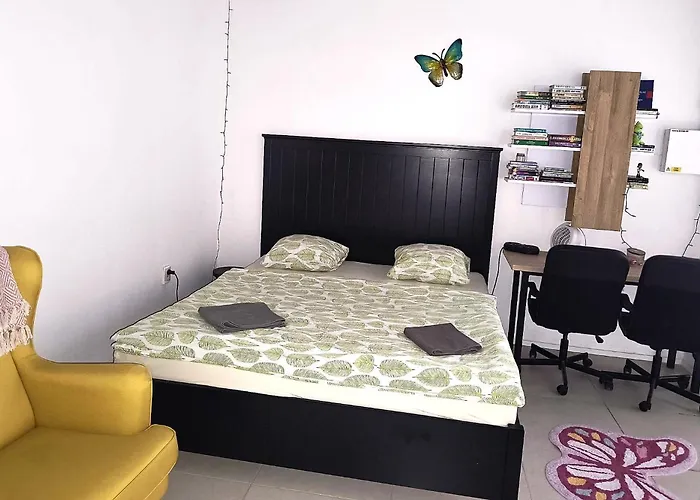 Апартаменты Krasny Priestranny Slnecny V Centre Mesta Тренчин